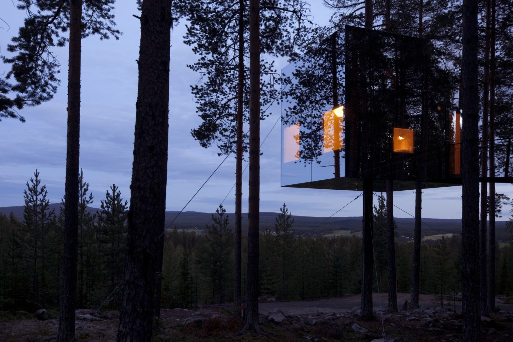 The mirror cube