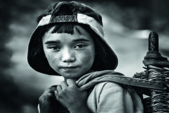 Viaja al corazón del Himalaya con las fotos de Eugene H. Johnson