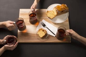 Té en la mesa decembrina