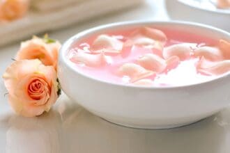 Consejos para usar agua de rosas en tu cocina