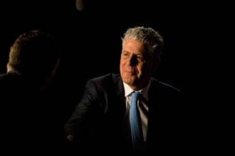 Roadrunner lleva al cine la vida de Anthony Bourdain
