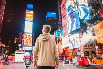 ¿Sabías que ya puedes aparecer en las pantallas de Times Square? Mira cómo
