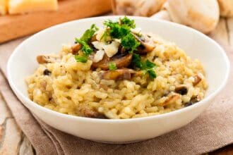Cocina un arroz cremoso al estilo del chef Aquiles Chávez