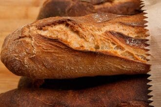 La baguette: artesanía y cultura francesa por excelencia