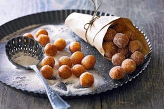 Buñuelos de viento de anís y limón
