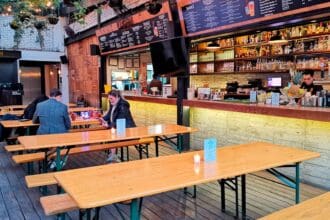 Disfruta los cocteles de temporada en Biertgarten