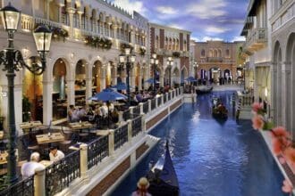 Visita el centro comercial de lujo Grand Canal Shoppes en Las Vegas 