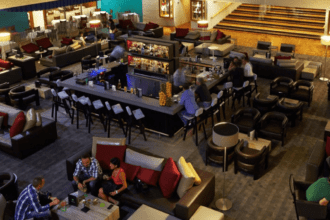 Bar Epicentro se embellece con el arte de Pepe Soho