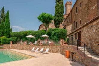 ¿Ganas de la Toscana italiana? Hospédate en Castello Banfi Wine Resort