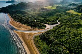Descubre la riqueza natural de Costa Rica: Playas y montañas que son Pura Vida