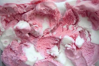 Sorbete de grosella y yogurt de coco
