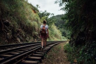 Descubre los mejores destinos para viajar solo el próximo año