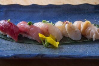 5 pasos para comer nigiris en el restaurante Deigo