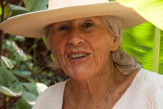 Murió Diana Kennedy, autoridad literaria de la cocina mexicana