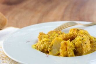 Bacalao al azafrán con patatas a la importancia