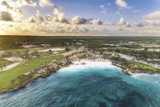 Glamour europeo en Eden Roc at Cap Cana