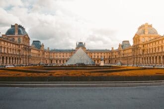 Emily en París: lugares que puedes visitar para sentirte parte de la serie