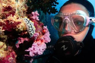 4 fotógrafas subacuáticas que capturan el lado etéreo del agua