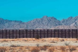 Frontera entre México y Estados unidos permanecerá cerrada