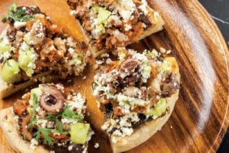 Sope de pulpo y chicharrón 