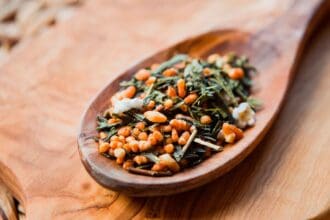 Genmaicha: la mezcla perfecta de té verde y palomitas de arroz