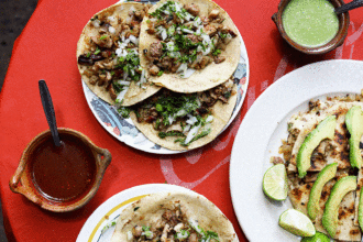 Guía Domingo: un libro con 35 de las mejores taquerías de CDMX