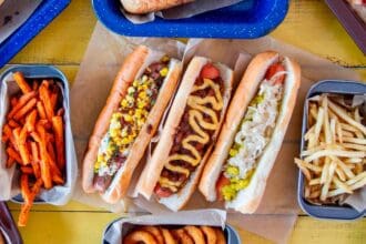 ¡Feliz Día del Hot Dog!, pídelos a domicilio