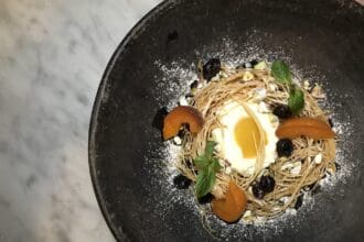 Cena con causa en Poleo