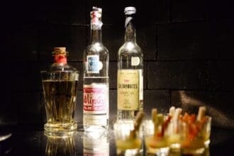 Chapulín brinda una noche de mezcales y tradiciones