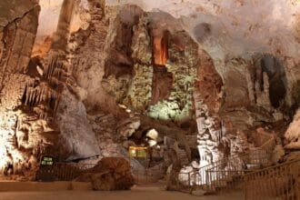 Grutas de García, un viaje a la prehistoria