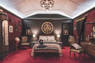 Duerme con «En casa con mis monstruos» en Monster Suite