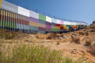 Erick Meyenberg y cerveza Cucapá al rescate de las especies en el muro fronterizo