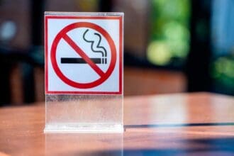 Entérate: los restaurantes ya no tendrán áreas para fumar