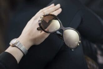 Protégete del Sol de otoño con gafas OMEGA
