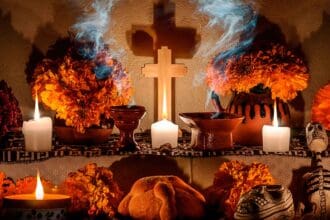 Elementos de la ofrenda en el Día de Muertos