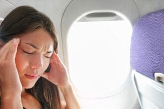 ¿Vuelas en avión? Checa qué padecimientos debes prevenir