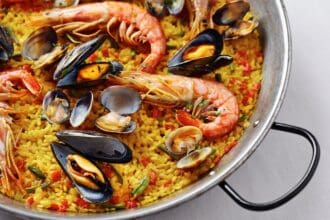 Disfruta de Azafrán: Festival de Paella y Vino