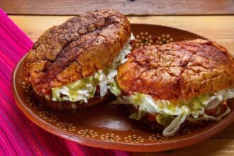 Pambazos: conoce su origen ¡y aprende a prepararlos!