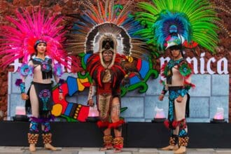 Prehispánica: espectáculo mexica en las trajineras de Xochimilco