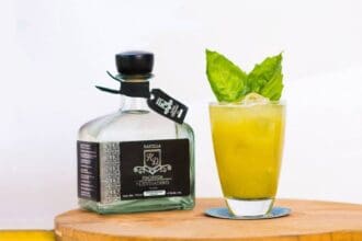 Raicilla de Hacienda El Divisadero se lleva el oro en los Top World Spirit Awards