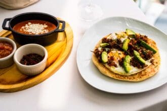 Desayuna en Alesia, la propuesta mediterránea del chef Alejandro Cuatepotzo