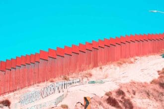 México implementa restricciones en fronteras terrestres