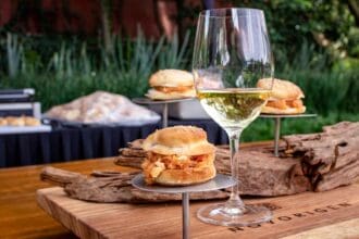¿Sabes qué hace diferentes a los vinos de Rías Baixas?