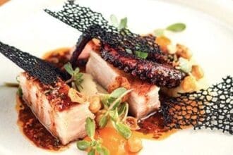 Pulpo y tocino en salsa