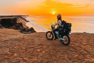 Sinje Gottwald: primera mujer en cruzar África en moto eléctrica