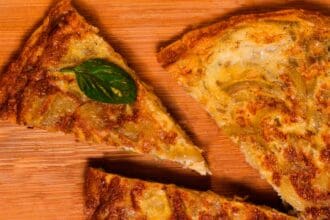 Tortilla de papa, clásico español por Pedro Martín