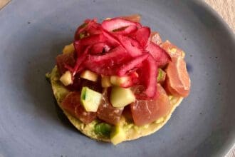Prepara una tostada de atún de mis recuerdos de la chef Nidia Sánchez