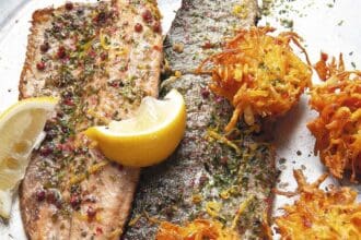 Receta de filetes de trucha arcoíris con pimienta rosa