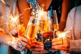 Más allá de la champaña: vinos espumosos para brindar