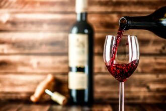 ¿El vino tinto puede causar dolores de cabeza?, esto es lo que dicen los expertos